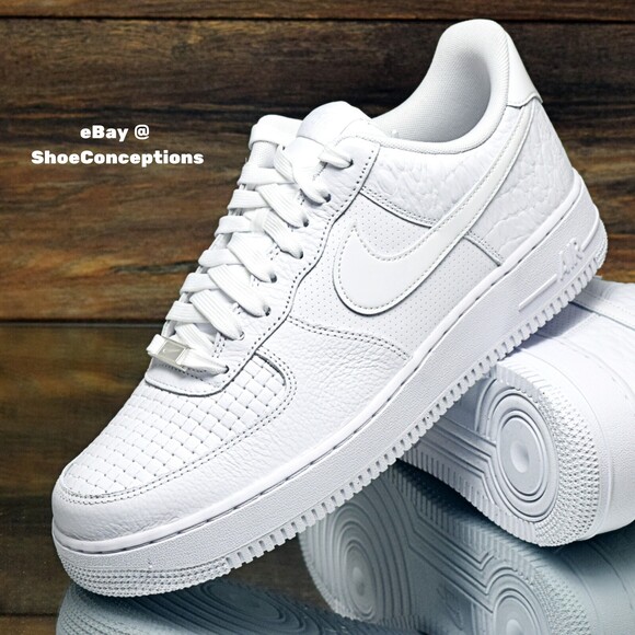 Nike Air Force 1 07 LX